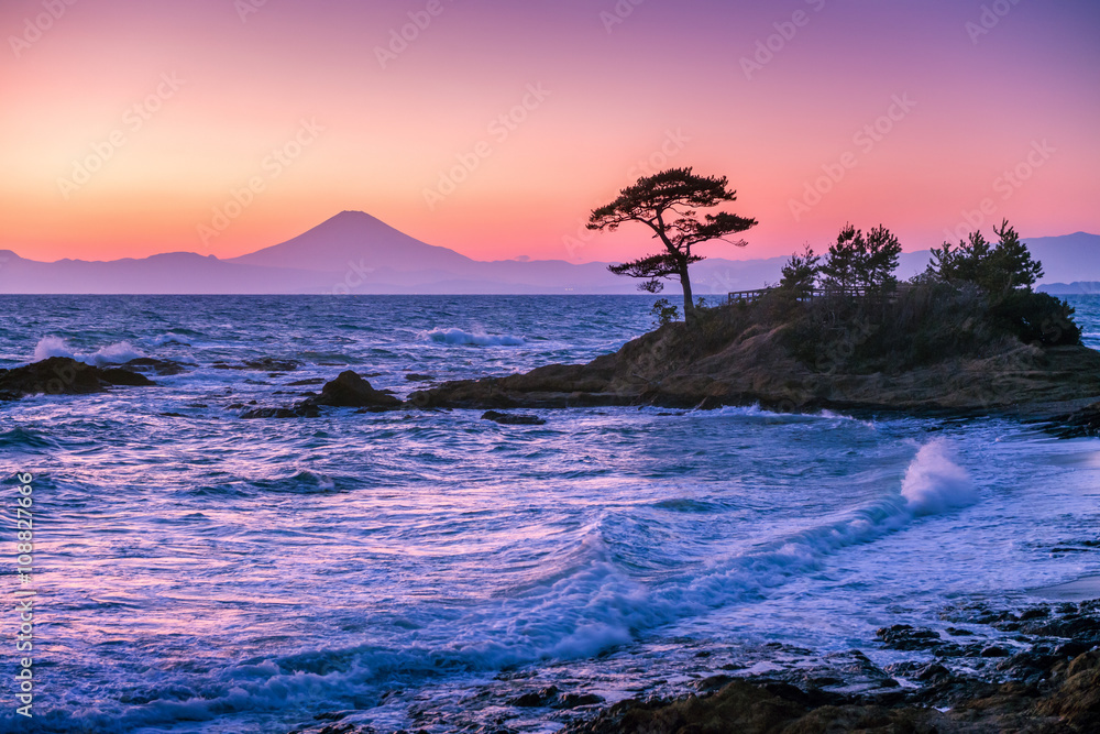 秋谷,立石海岸の夕景, 富士山