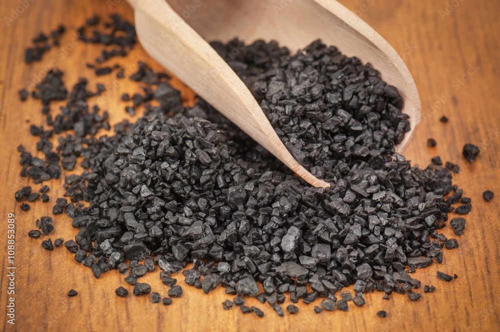 black hawaiian lava salt