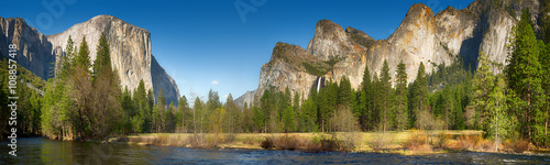 Yosemite valley and merced river