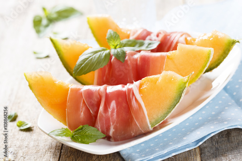 Plakat Melon with ham and basil