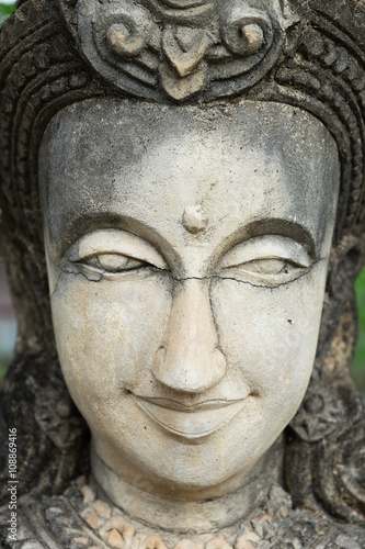 Buddhistisches Gesicht