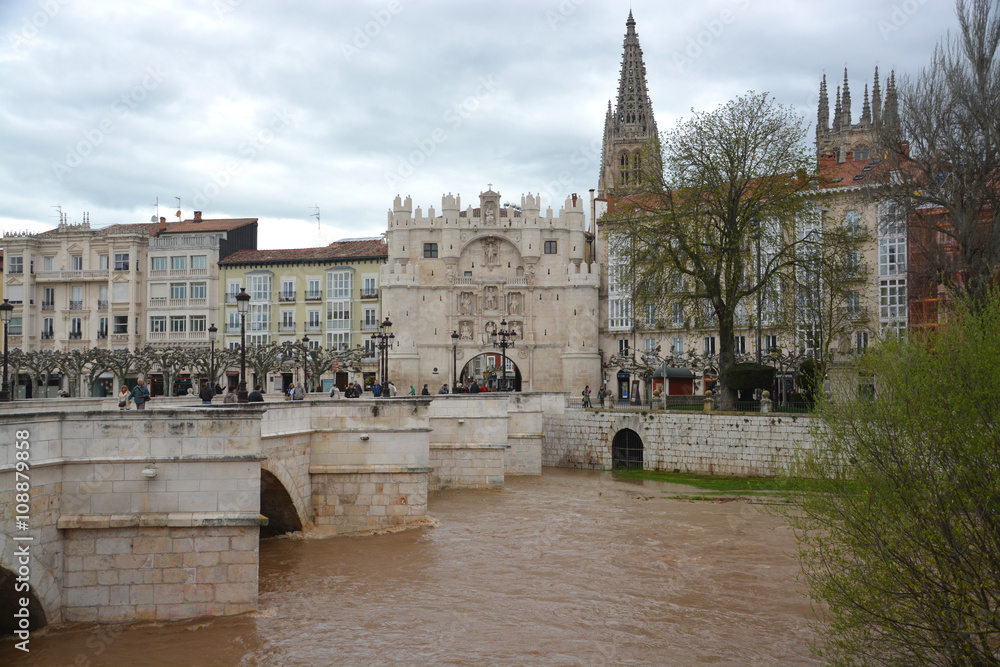 crecida del río Arlanzón a su paso por Burgos