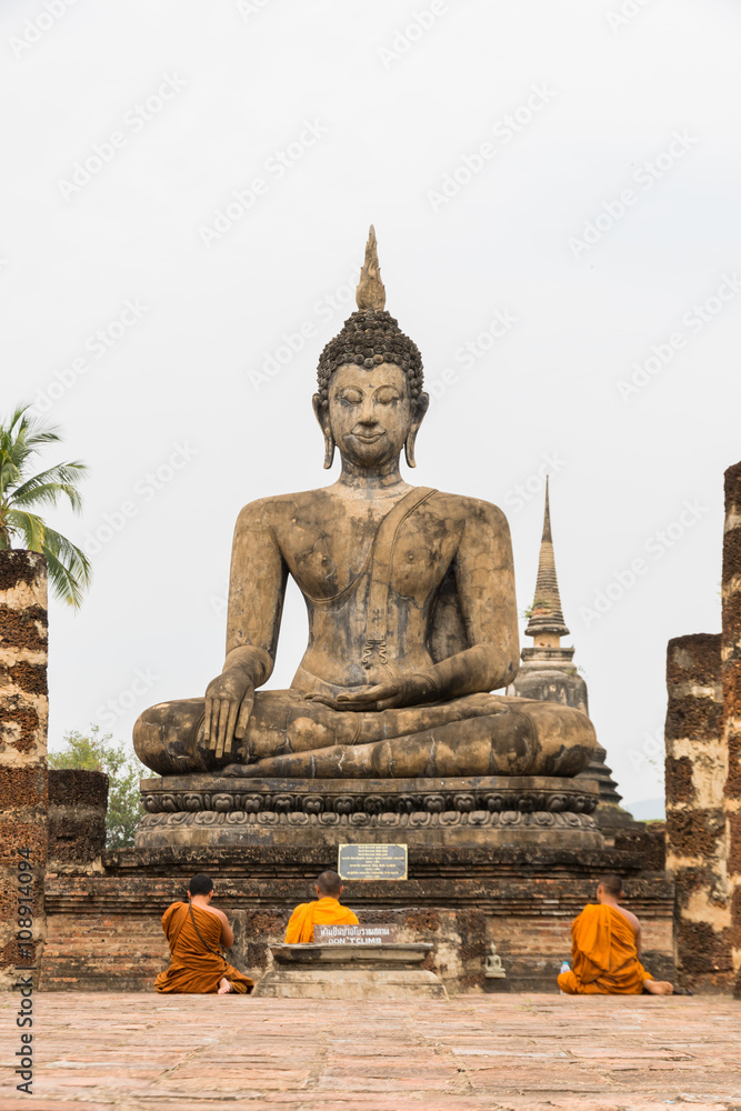 Obraz premium Buddha Statue at Temple