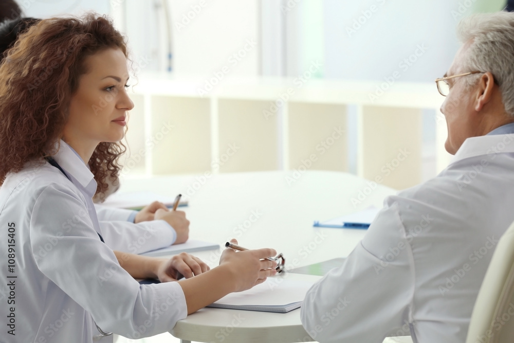 Fototapeta premium Doctors meeting in office