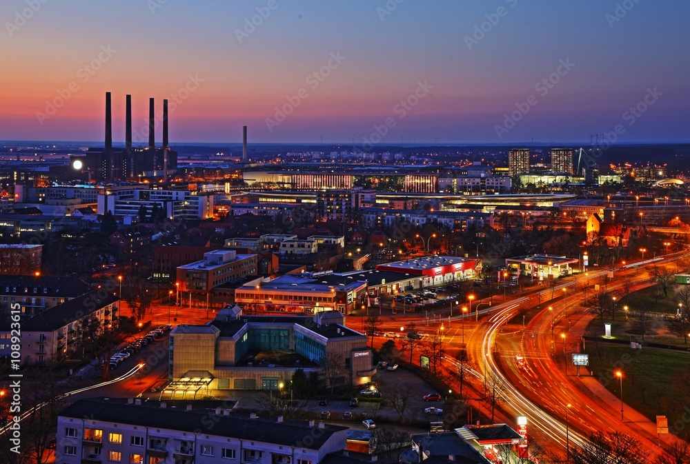 Obraz premium Wolfsburg sykline by night