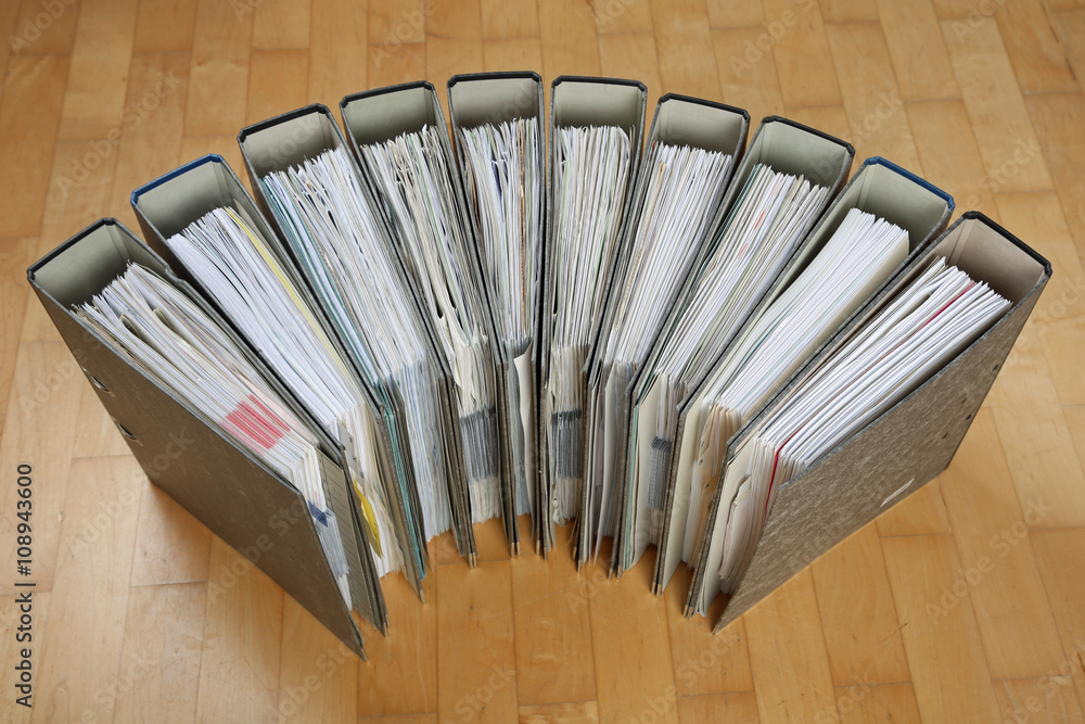 10 Ordner Stock-Foto | Adobe Stock