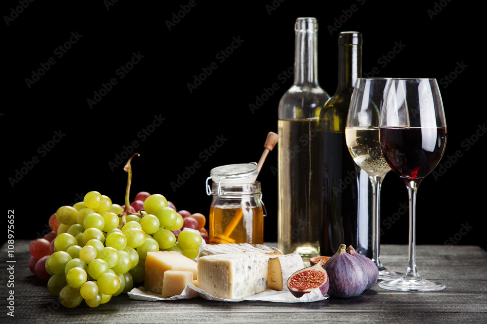 Naklejka premium Wine, grapes and cheese