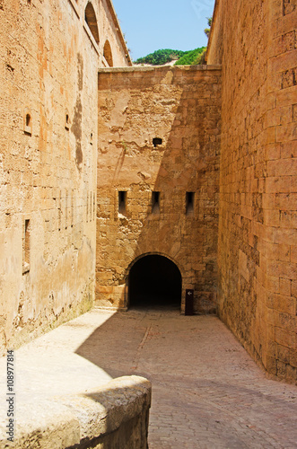 Fototapeta Naklejka Na Ścianę i Meble -  Minorca, isole Baleari, Spagna: la fortezza de La Mola, fortaleza de La Mola, l'11 luglio 2013