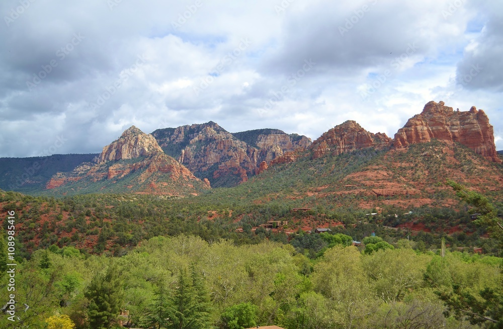 Fototapeta premium Red Rocks Overlooking Sedona Arizona