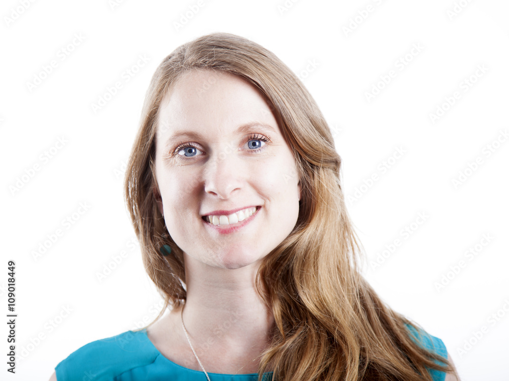 Mujer rubia de ojos azules sonriendo Mujer rubia de ojos azules sonriendo