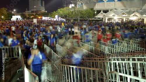 Crowd moving to entrant