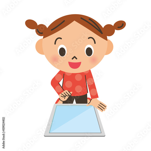 タブレットを操作する女の子