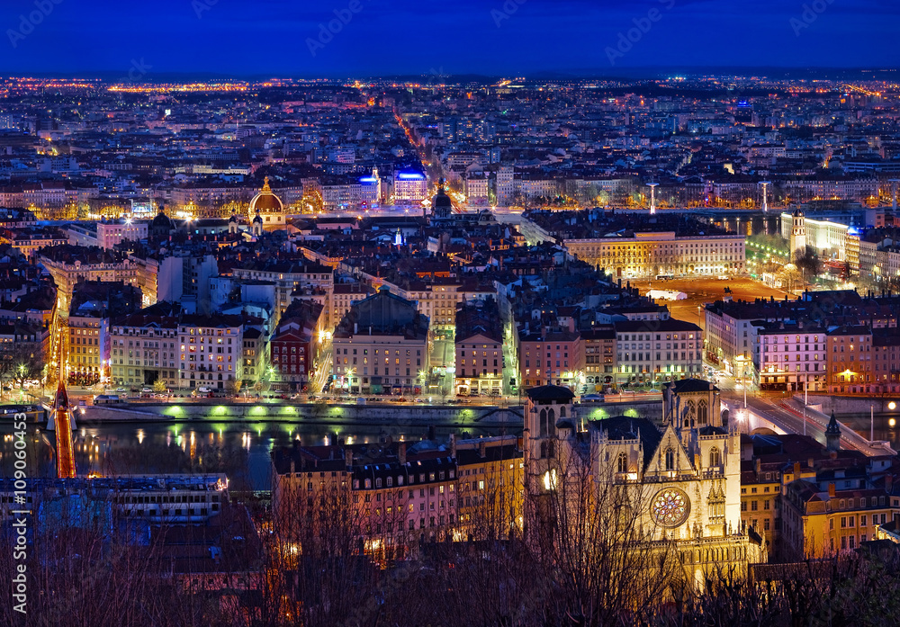  City of Lyon by night