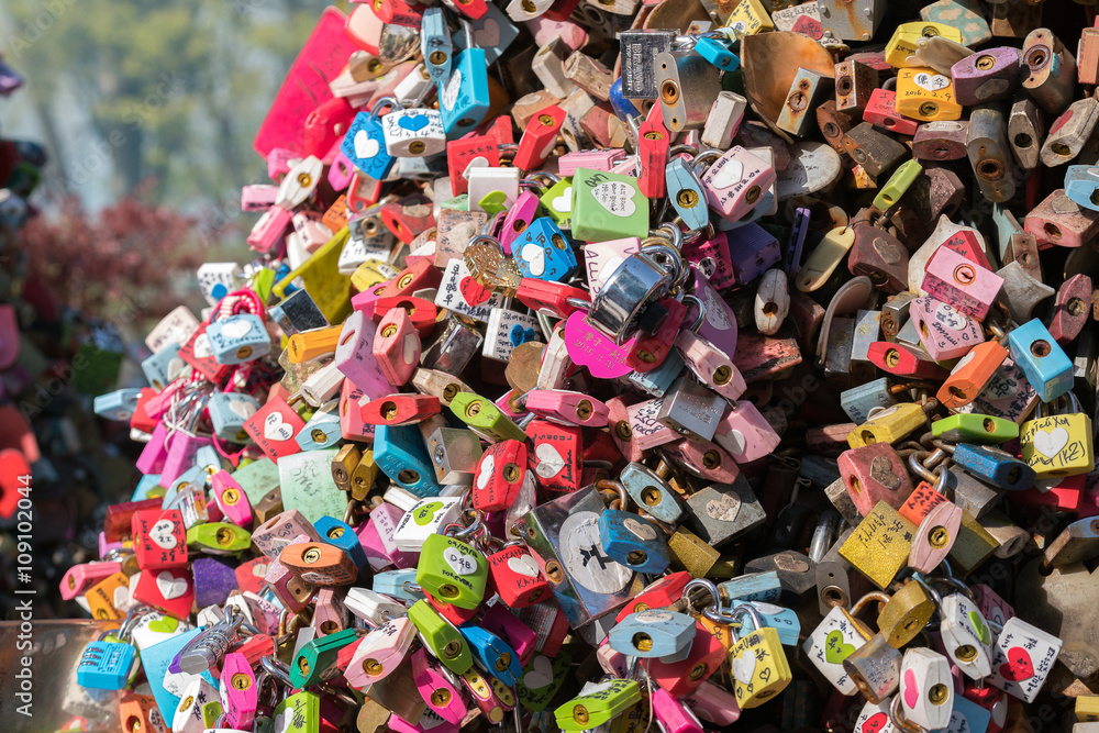 locked ay seoul tower
locked ay seoul tower