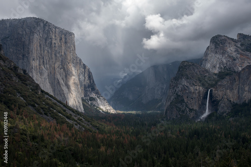 Canvas Print Tunnel View Storm