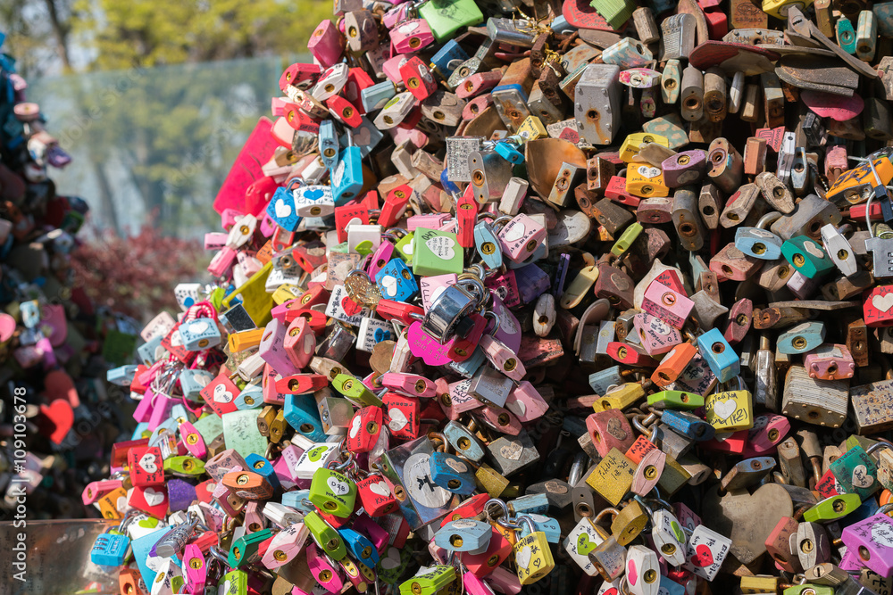 locked ay seoul tower
locked ay seoul tower