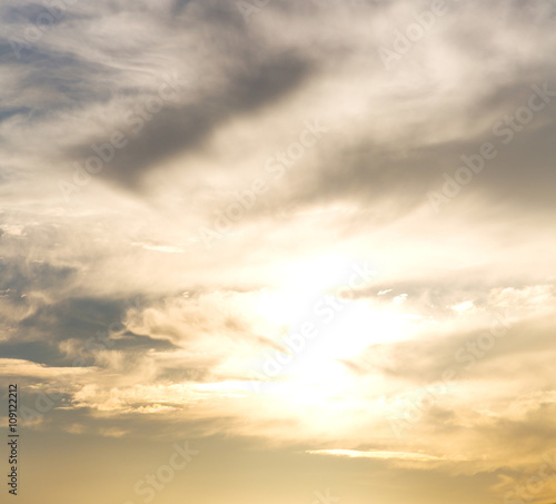 Fototapeta Naklejka Na Ścianę i Meble -  sunset sun   in the sky of world cloudy fluffy cloudscape