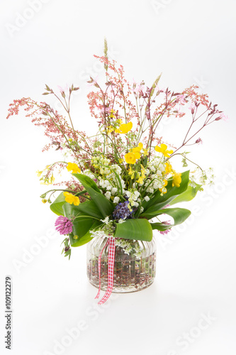 Fototapeta Naklejka Na Ścianę i Meble -  beautiful bouquet of bright wild flowers and lily isolated on white