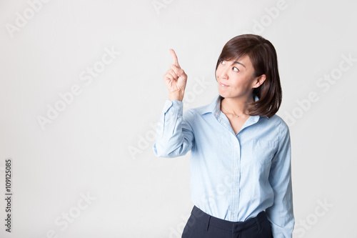 Wallpaper Mural OLポートレート(白バック) Torontodigital.ca