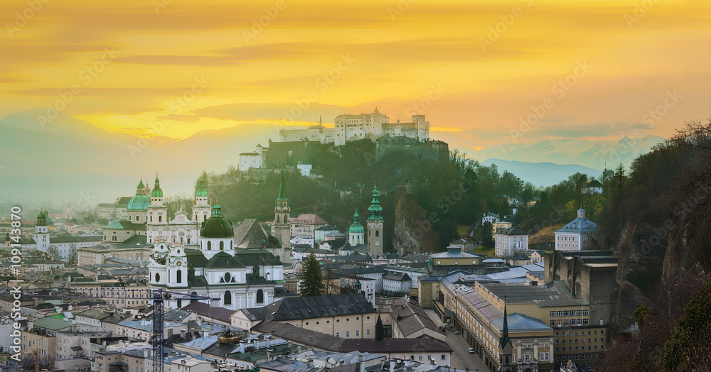 Fototapeta premium Panoramiczny widok na Salzburg, Salzburger Land