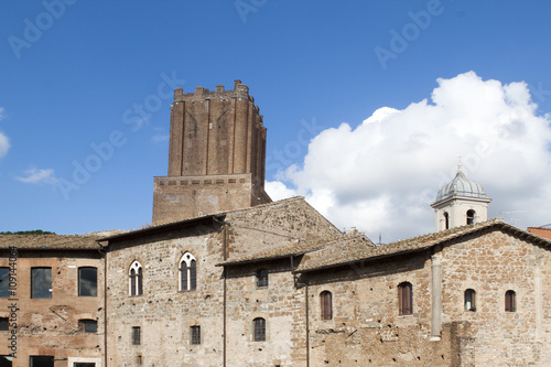 Antiche rovine medievali in Italia. photo