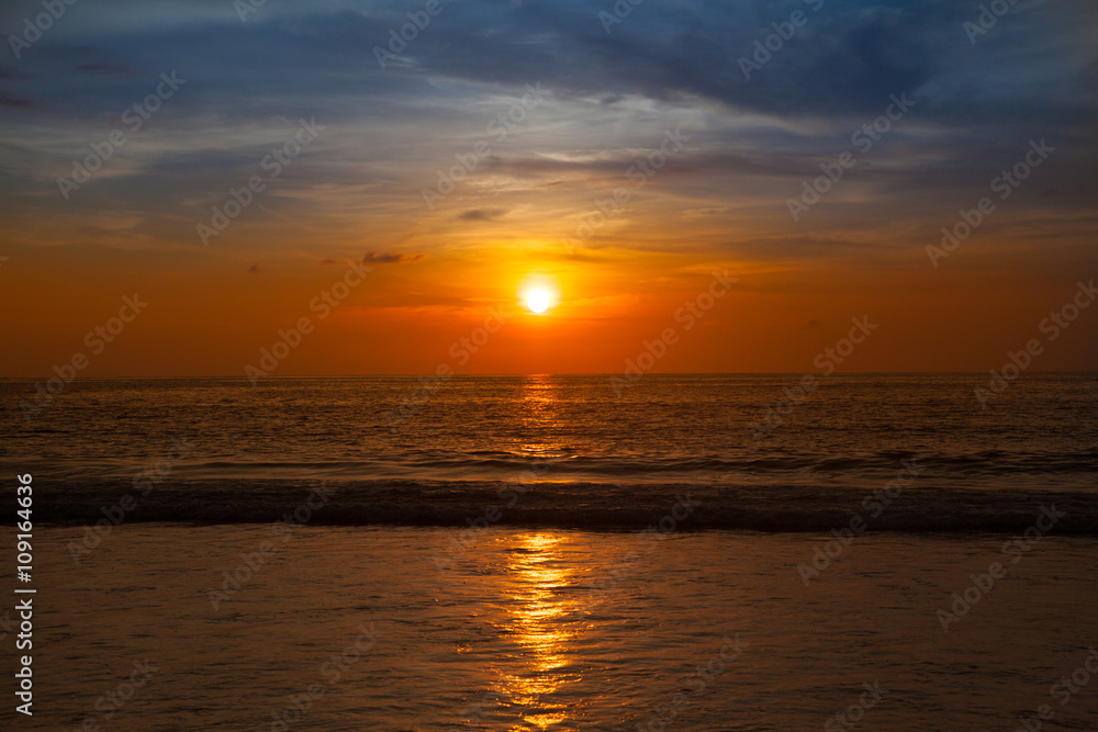 Fototapeta premium Piękny Wschód słońca