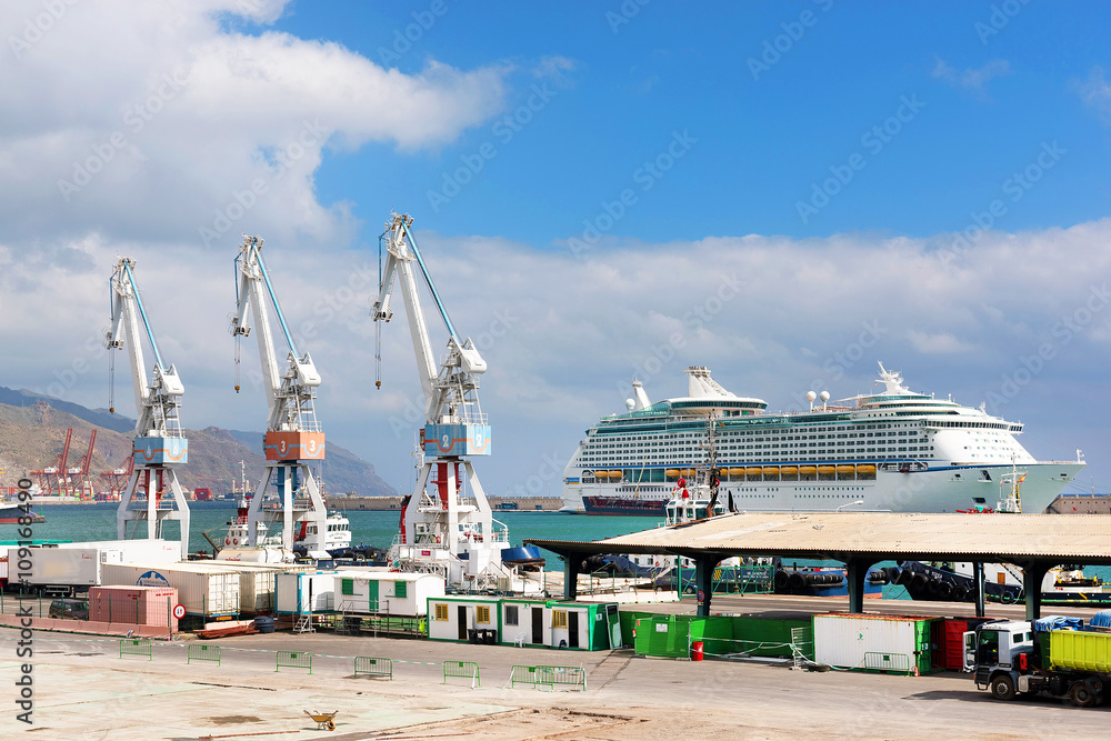 Fototapeta premium Harbour of Santa Cruz de Tenerife, Canary Islands, Spain