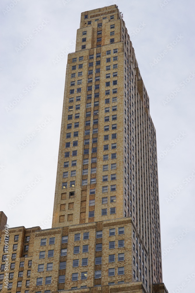 Obraz premium The historic Netherland Plaza Hotel Carew Tower in Cincinnati, Ohio