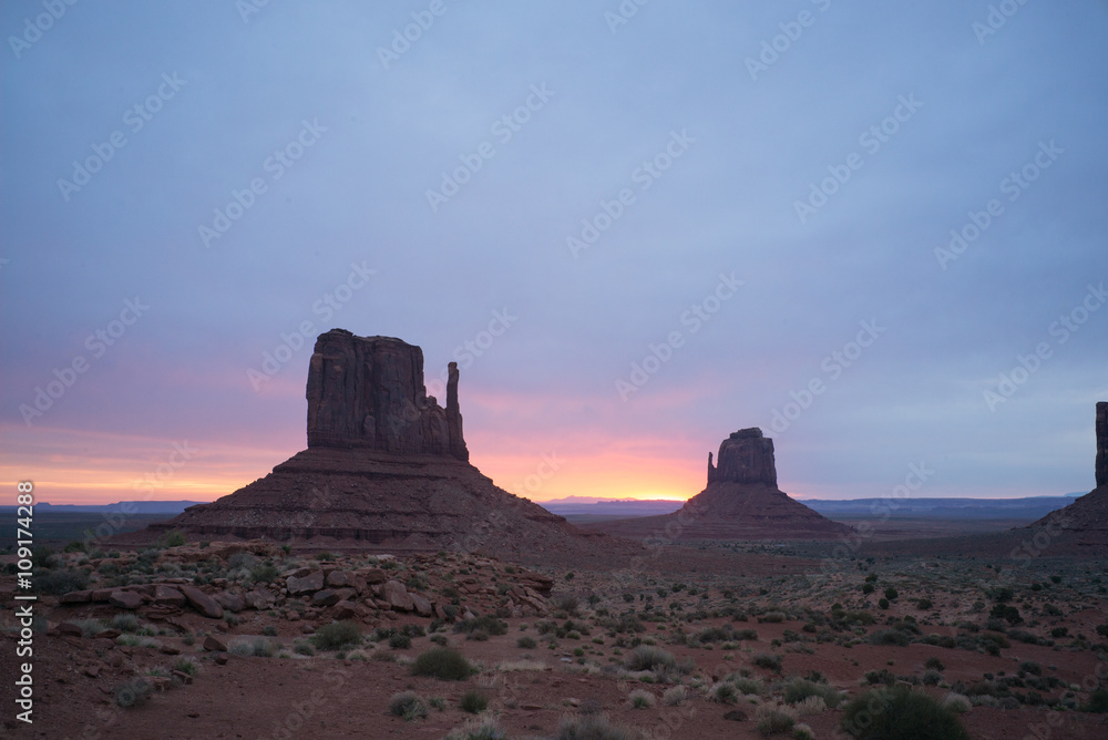 monument valley sunrise monument valley sunrise
