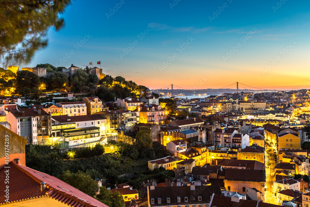 Fototapeta premium Lisbon at nigth