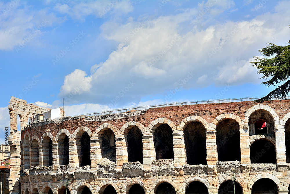 Obraz premium The most famous monument in Verona, the Arena, the roman amphitheater and the opera, Italy.