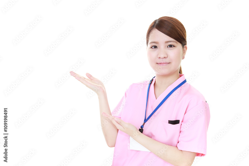 案内する看護師 案内する看護師