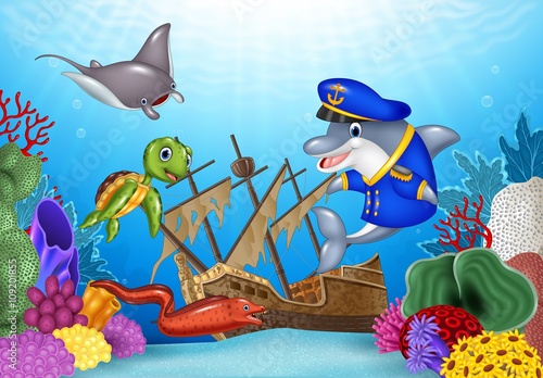 Sea animals with Shipwreck on the ocean
