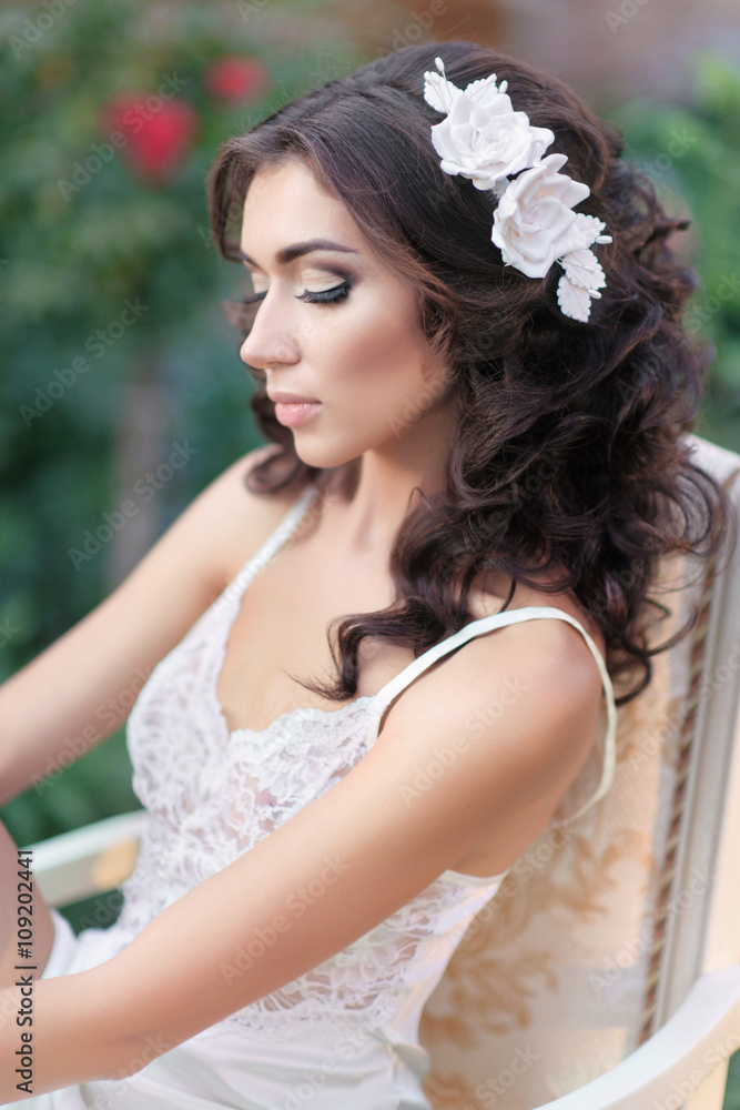 Naklejka premium portrait of a beautiful bride in summer