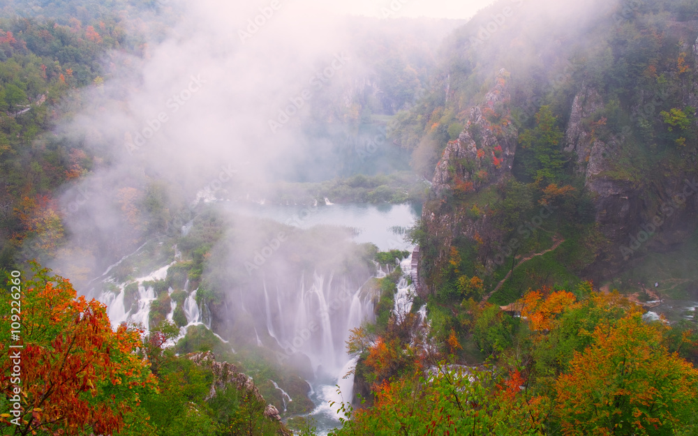 Fototapeta premium Waterfall the Plitvice Lakes