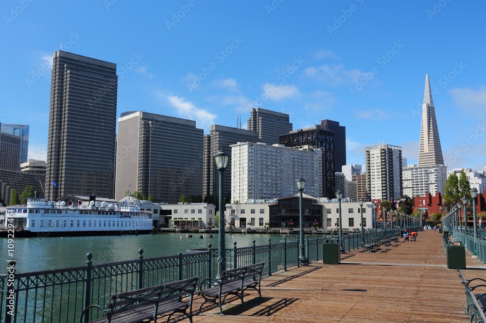 Naklejka premium San Francisco skyline
