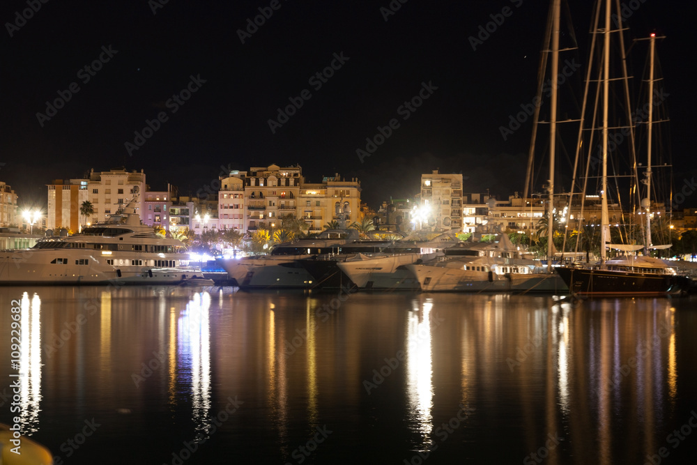 Fototapeta premium night port in a big city