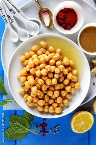 boiled chickpeas and spices