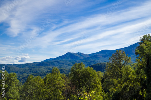 Berge und Wolken