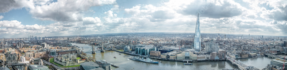 Naklejka premium London Cityscape Skyline Wide Panorama. Słynne zabytki