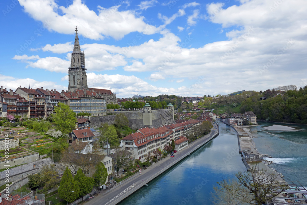 Fototapeta premium altstadt von bern an der aare, schweiz 