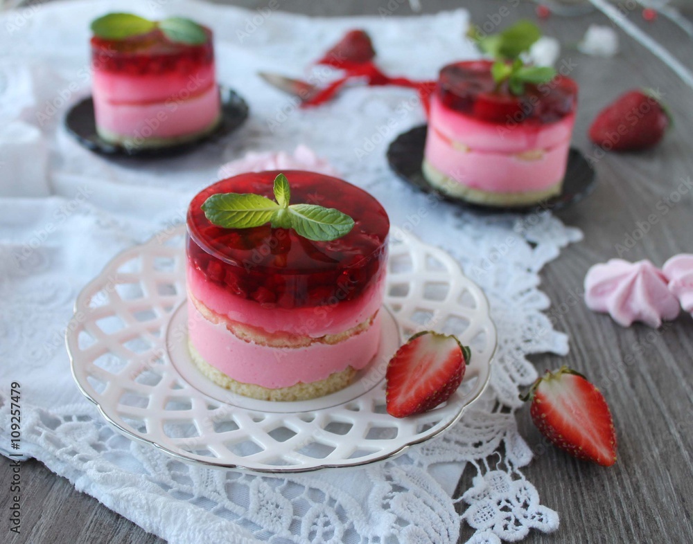 Strawberry cake with berry jelly
