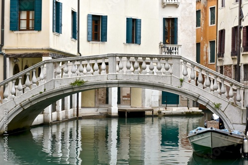 Charming canal view in Venice © Jeramey Lende