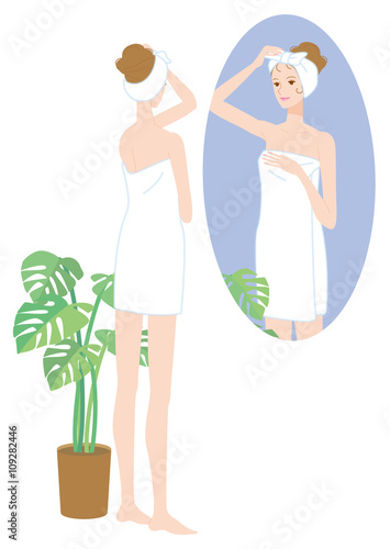 バスタイム　鏡を見る女性