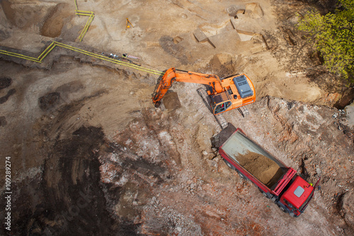 Obraz na płótnie excavator at work top view
w salonie