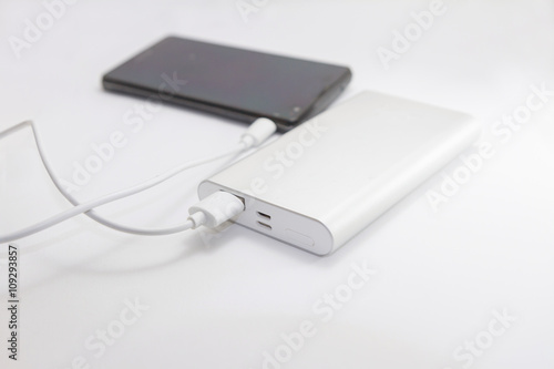 connect the power bank to mobile phone