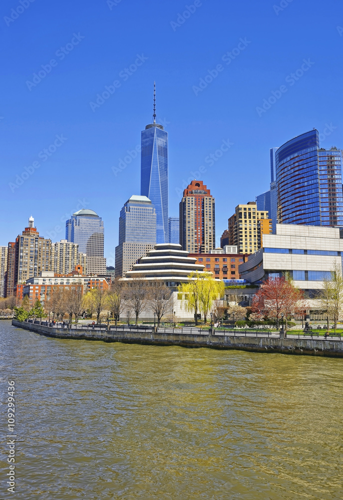 Fototapeta premium Battery Park City w Nowym Jorku na Dolnym Manhattanie