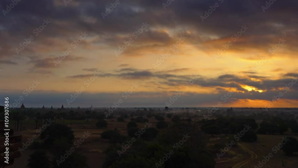 Landscape with Temples in Bagan at sunsrise, Myanmar (Burma), pan timelapse, 4k
Landscape with Temples in Bagan at sunsrise, Myanmar (Burma), pan timelapse, 4k