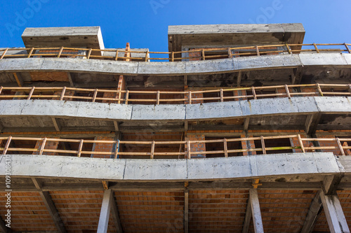 Prédio de apartamentos em construção. © JCLobo