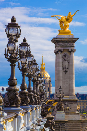 Pont Alexandre 3 et hôtel des Invalides, Paris © aterrom